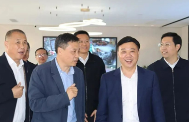 熱烈歡迎民建中央七期企業(yè)家培訓(xùn)班學(xué)員來潯考察交流
